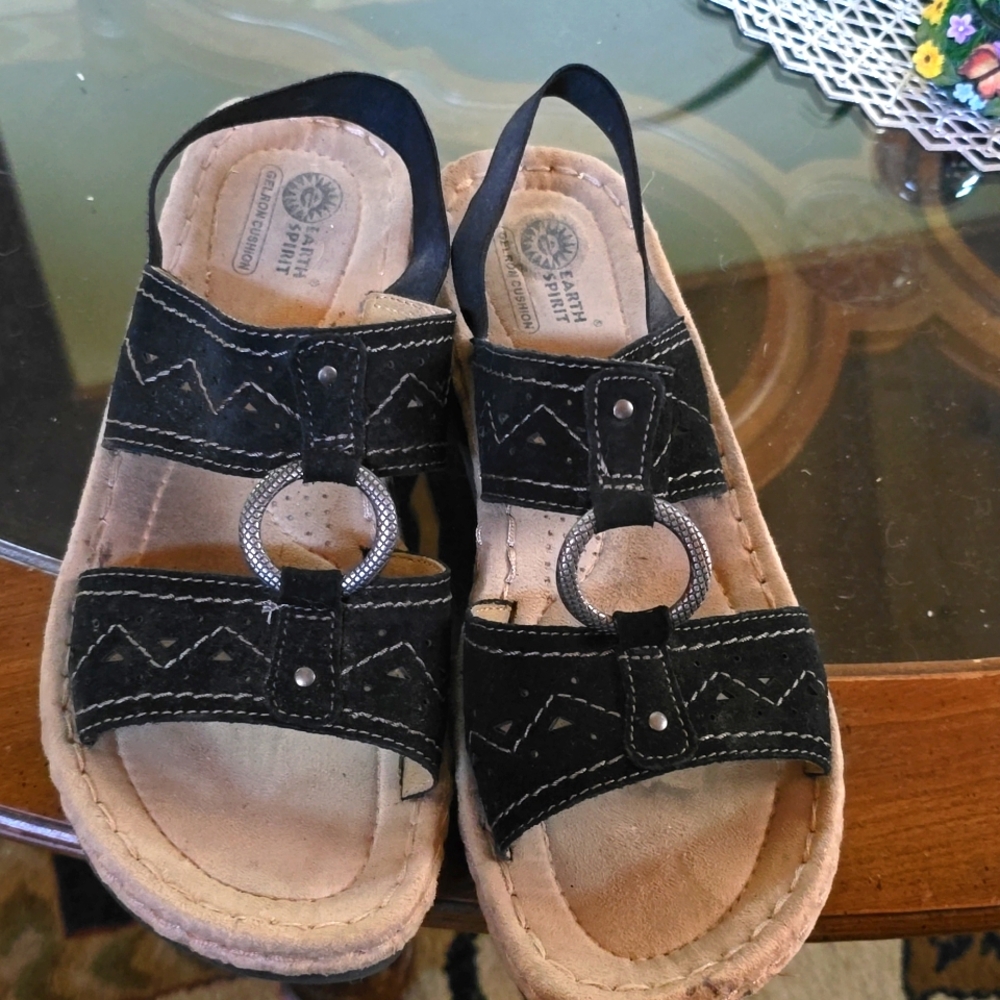 Earth Spirit Slip on Sandals 9